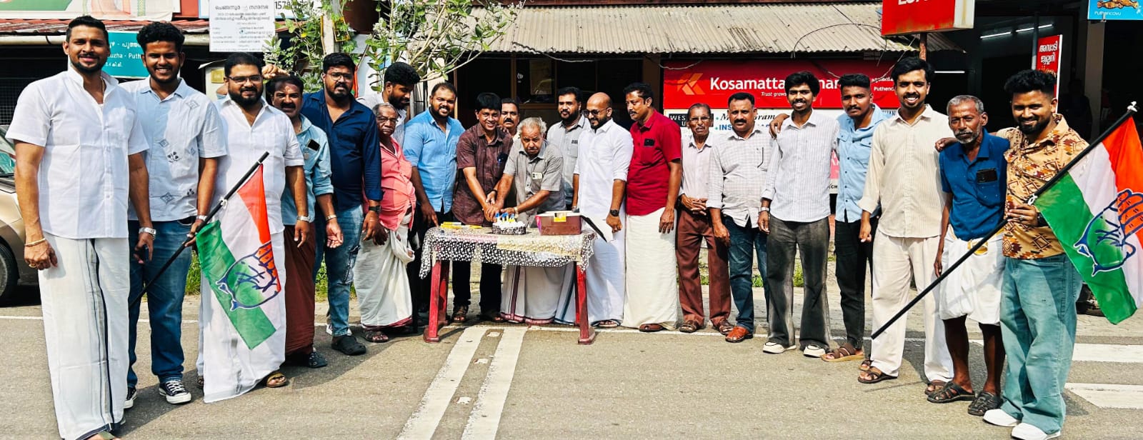 നിയമസഭ തെരഞ്ഞെടുപ്പിലെ യുഡിഎഫ് വിജയം : കോണ്‍ഗ്രസ് പ്രവര്‍ത്തകര്‍ വിജയാഘോഷം നടത്തി